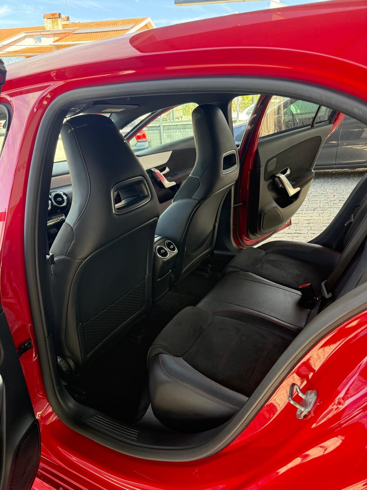 
								MERCEDES – BENZ CLASSE A 180 AMG LINE 2018 completo									
