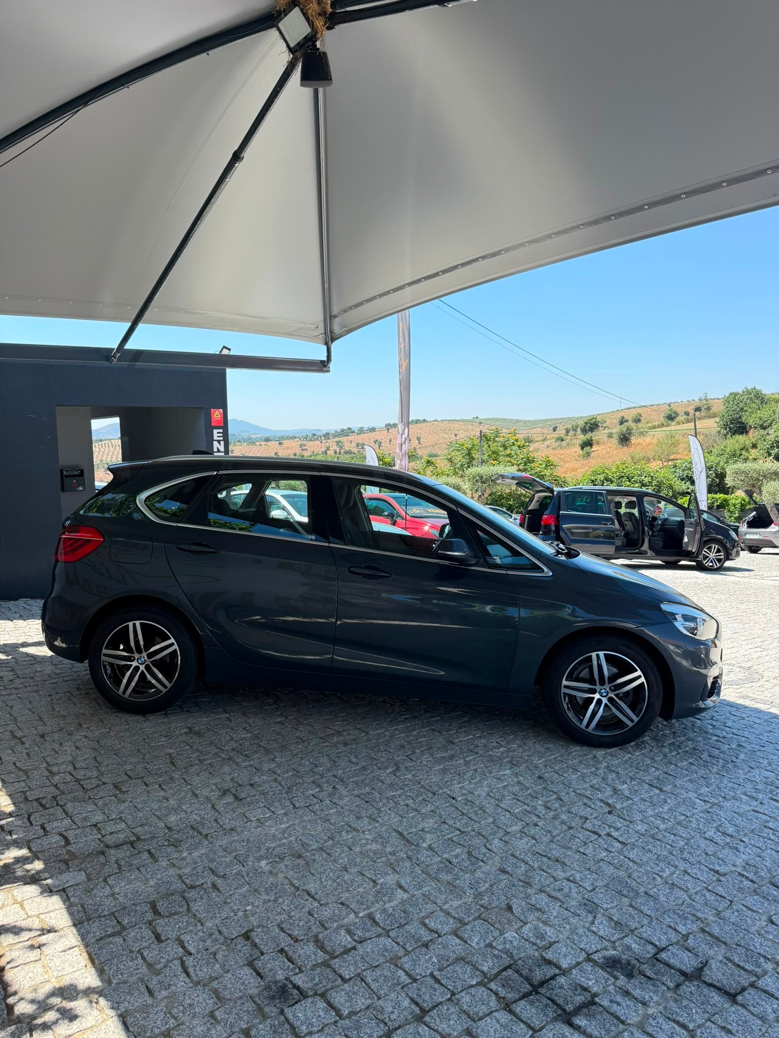 
								BMW 216D ACTIVE TOUR 2015 completo									