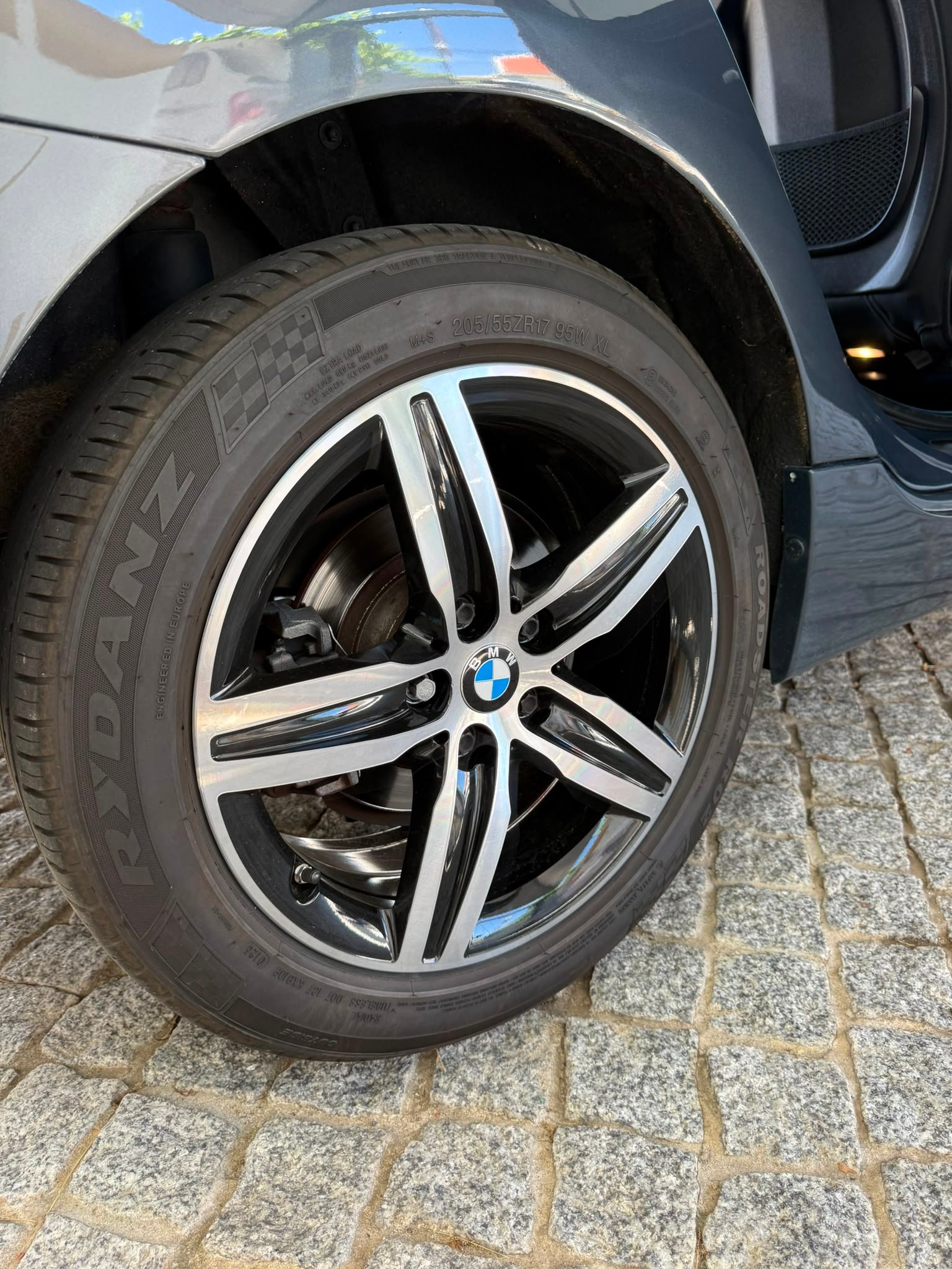
								BMW 216D ACTIVE TOUR 2015 completo									