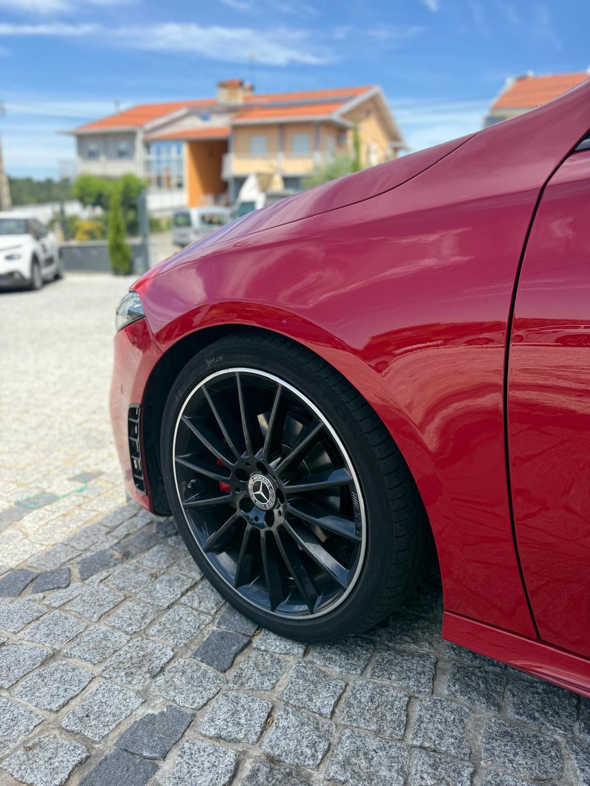 
								MERCEDES – BENZ CLASSE A 180 AMG LINE 2018 completo									