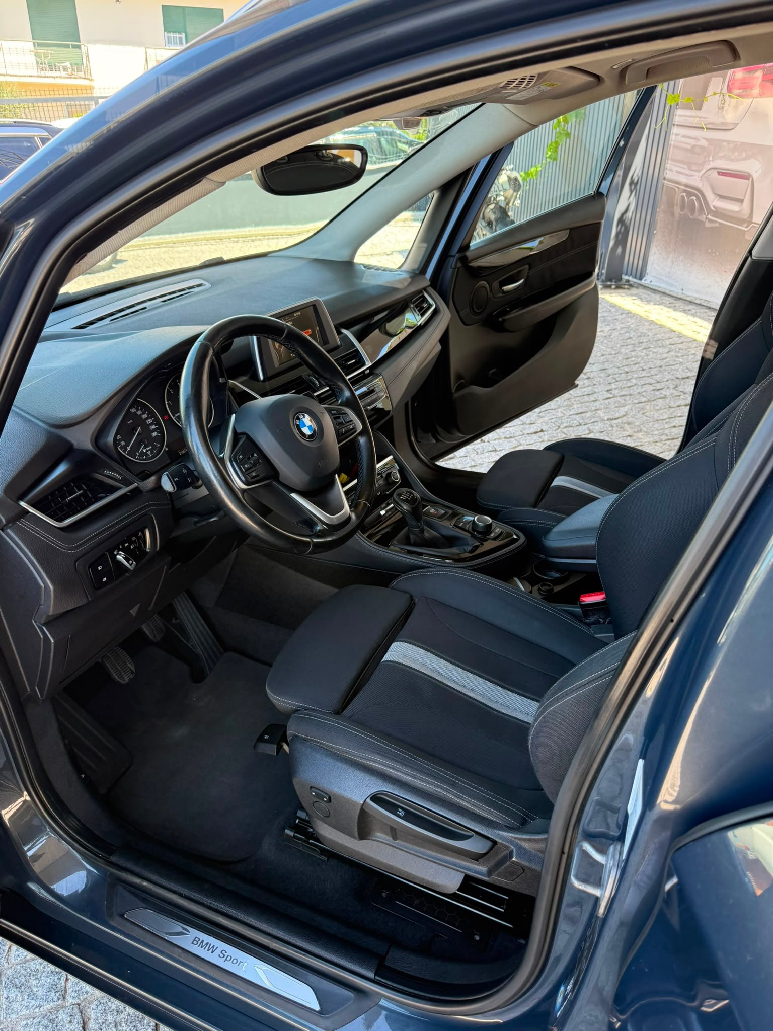 
								BMW 216D ACTIVE TOUR 2015 completo									