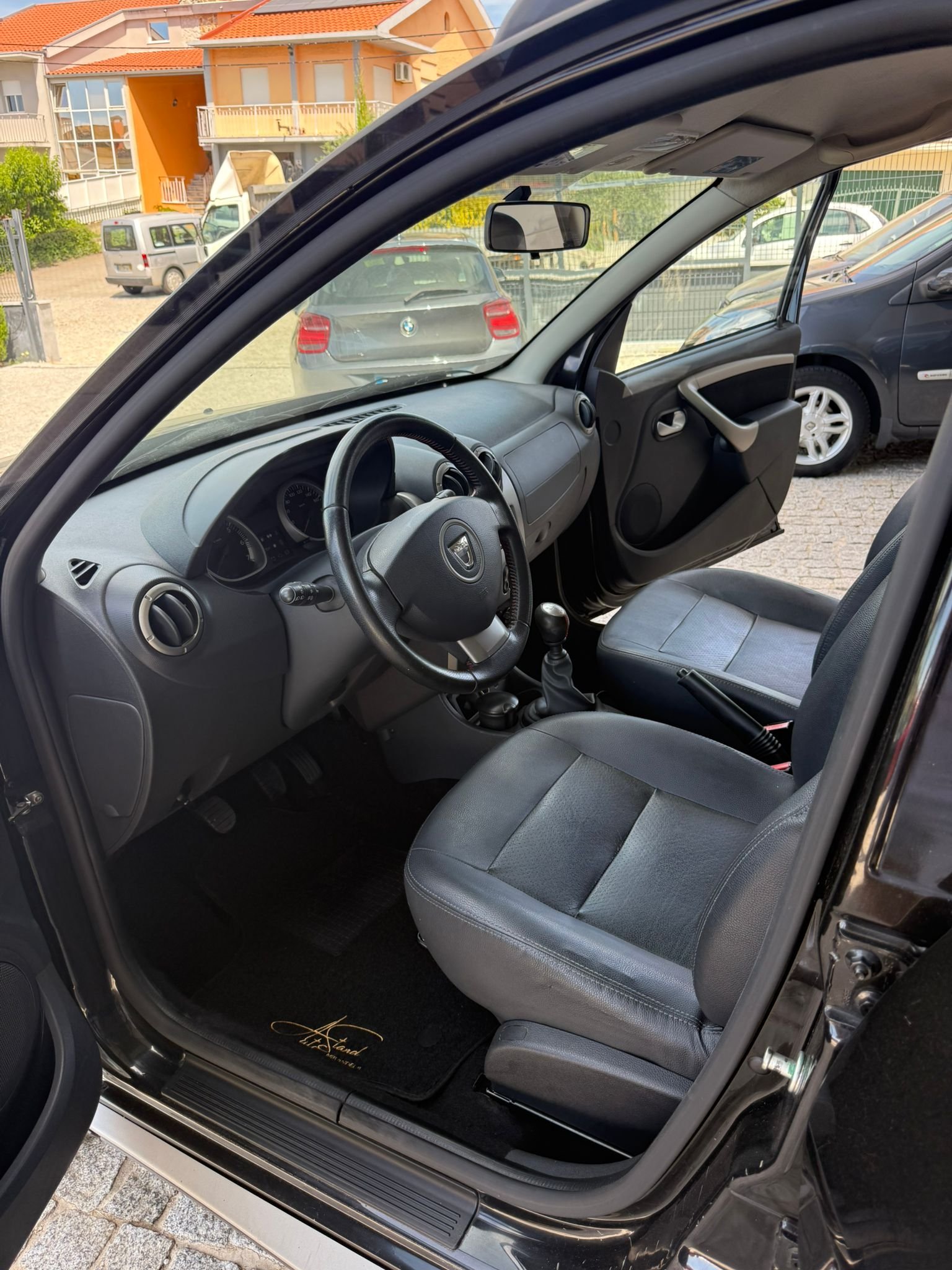 
								DACIA DUSTER 1.5 DCI 2013 completo									