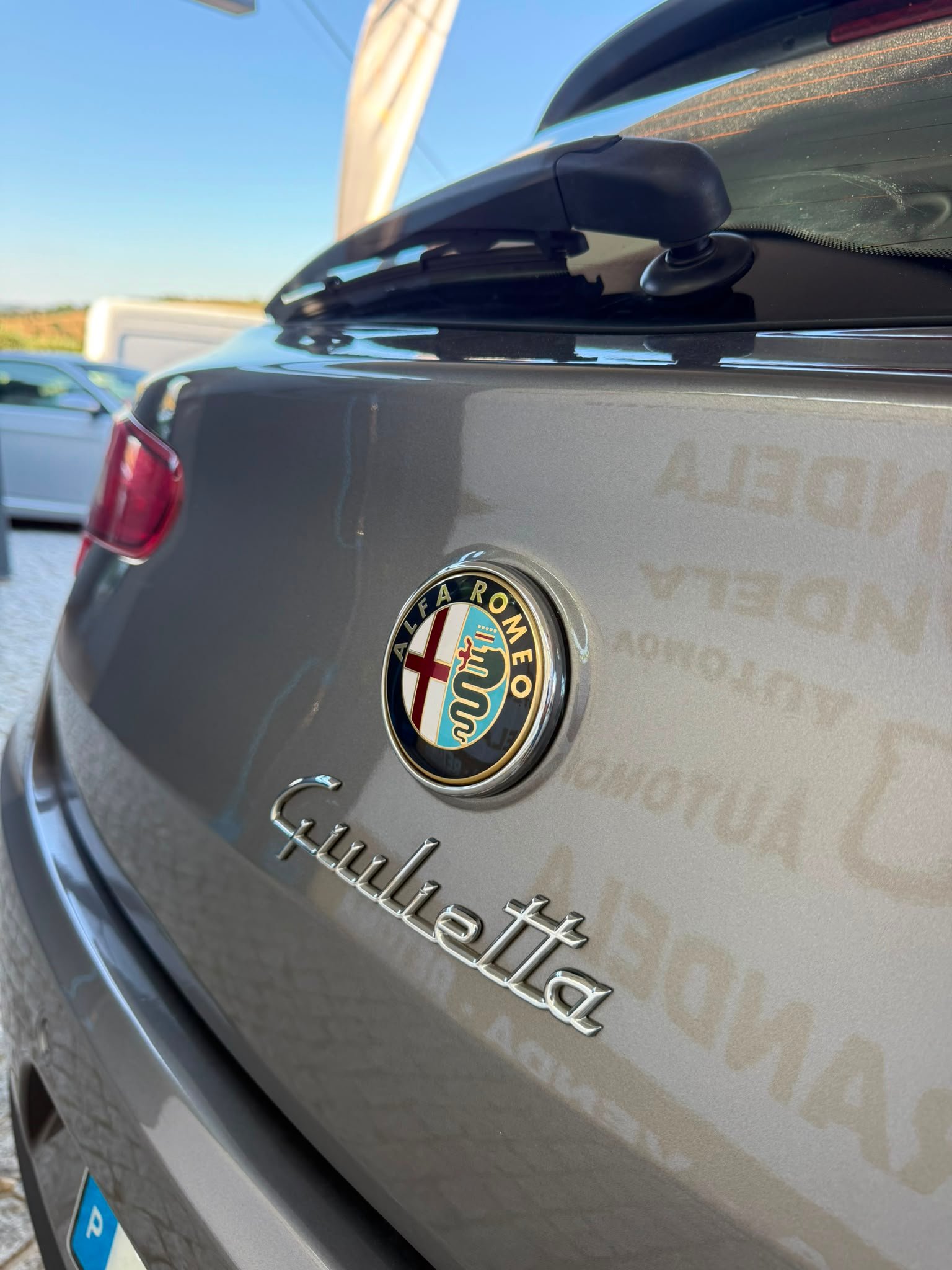 
								ALFA ROMEU GIULIETTA 2015 completo									