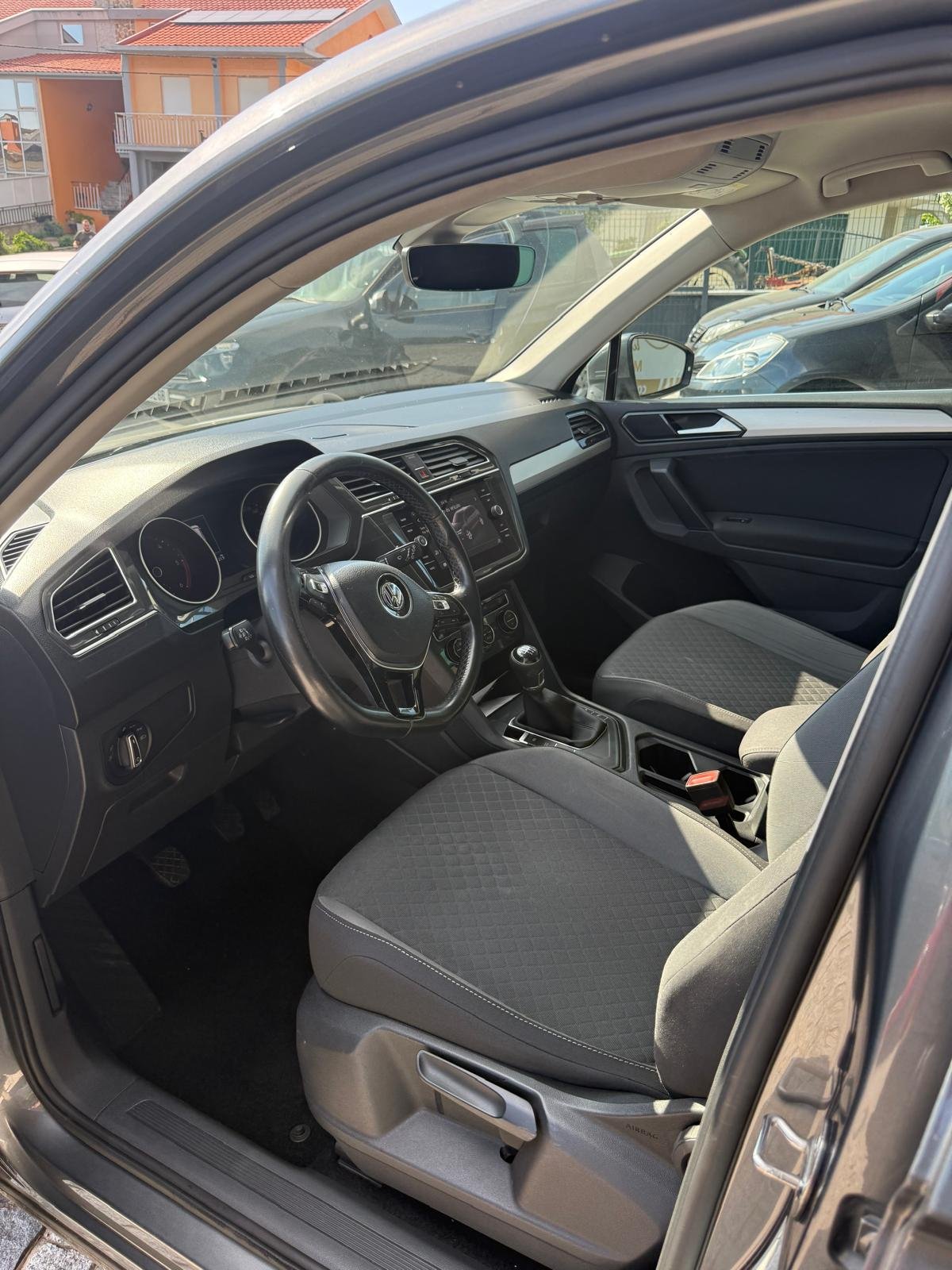 
								VOLKSWAGEN TIGUAN 2017 completo									