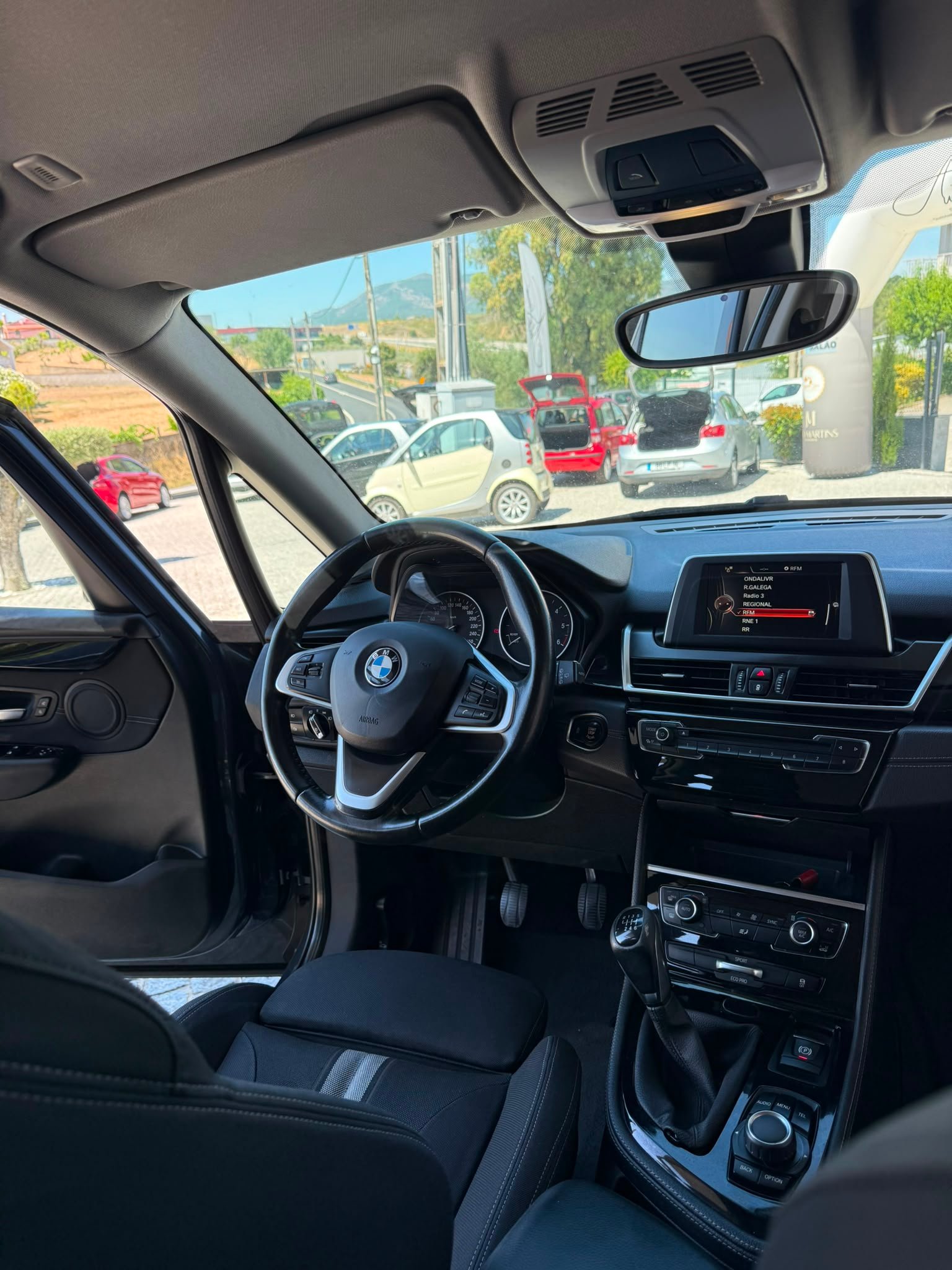 
								BMW 216D ACTIVE TOUR 2015 completo									