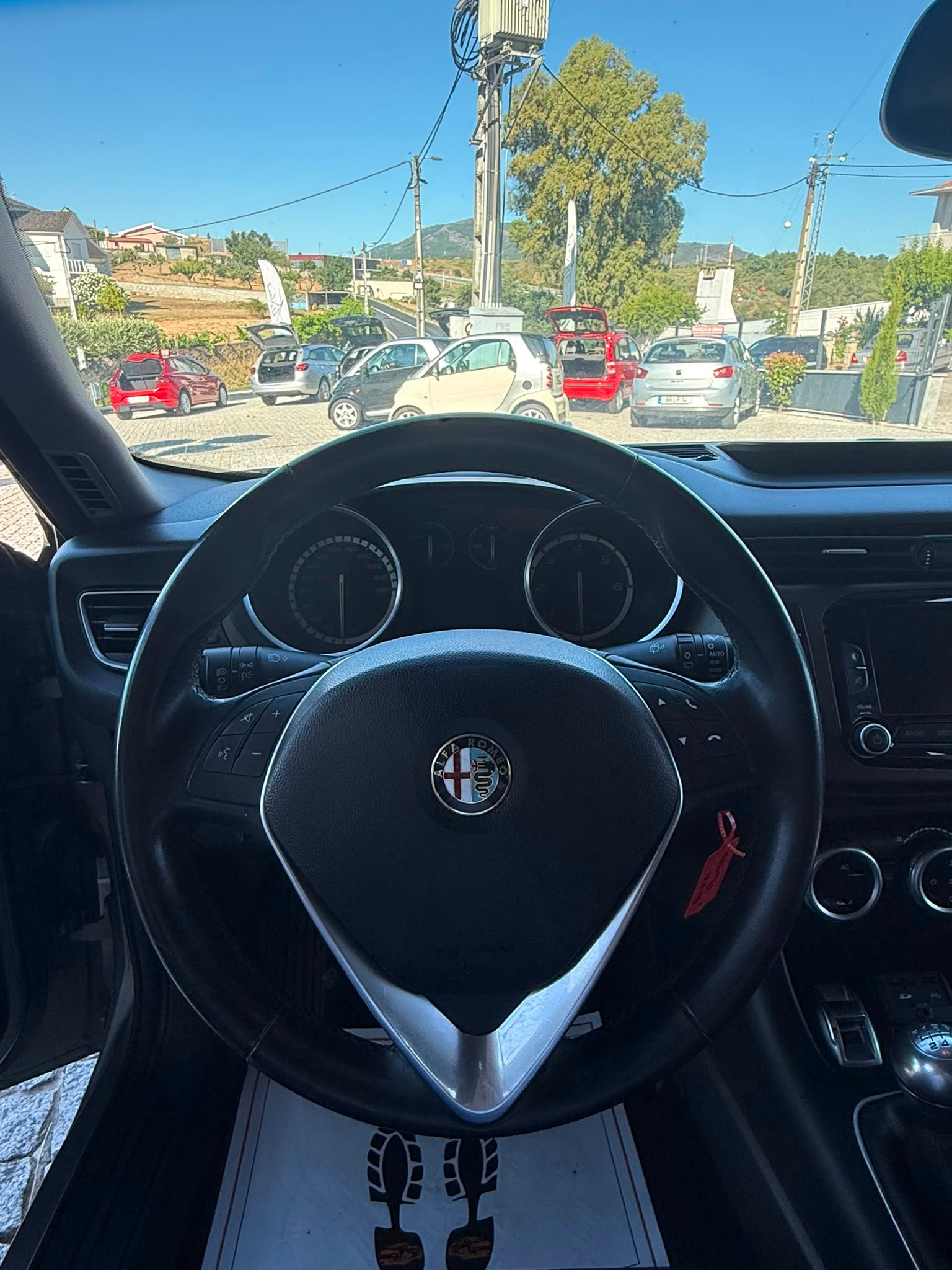 
								ALFA ROMEU GIULIETTA 2015 completo									