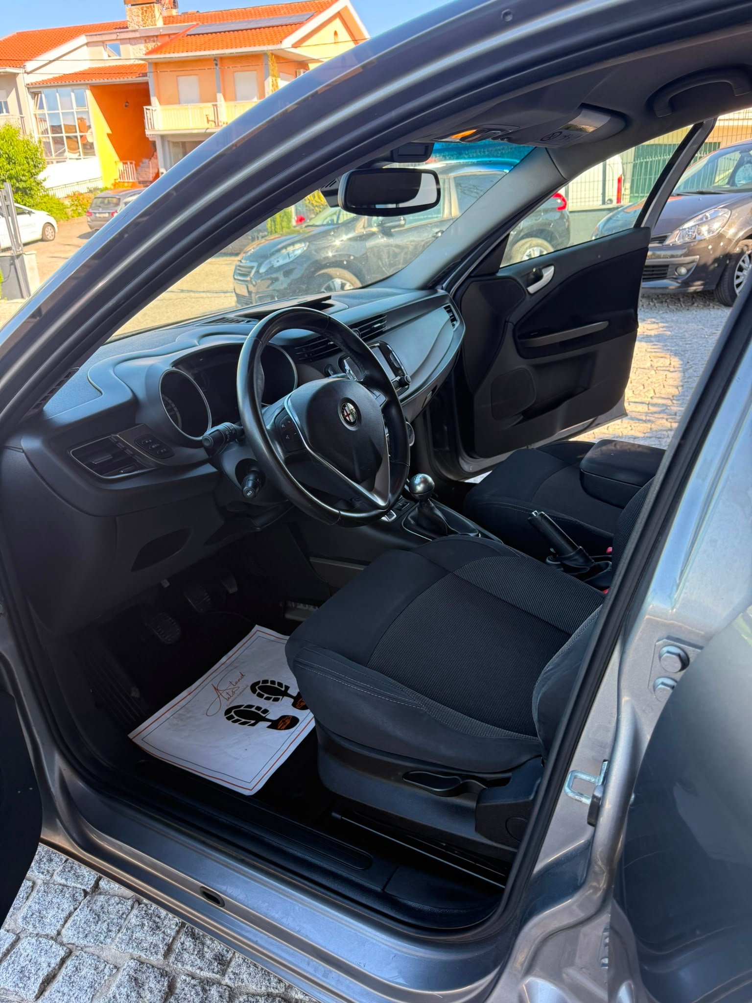 
								ALFA ROMEU GIULIETTA 2015 completo									
