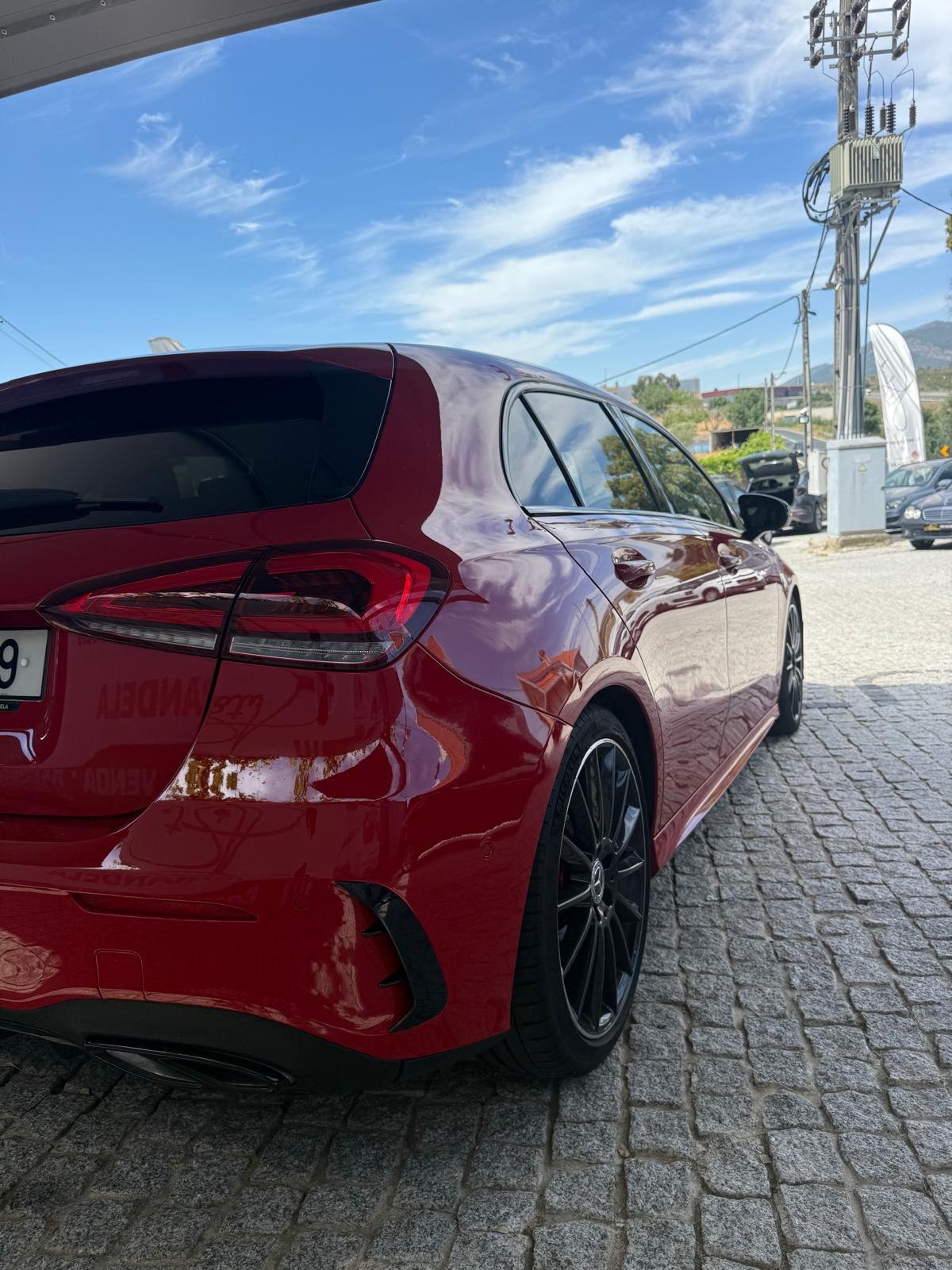 
								MERCEDES – BENZ CLASSE A 180 AMG LINE 2018 completo									