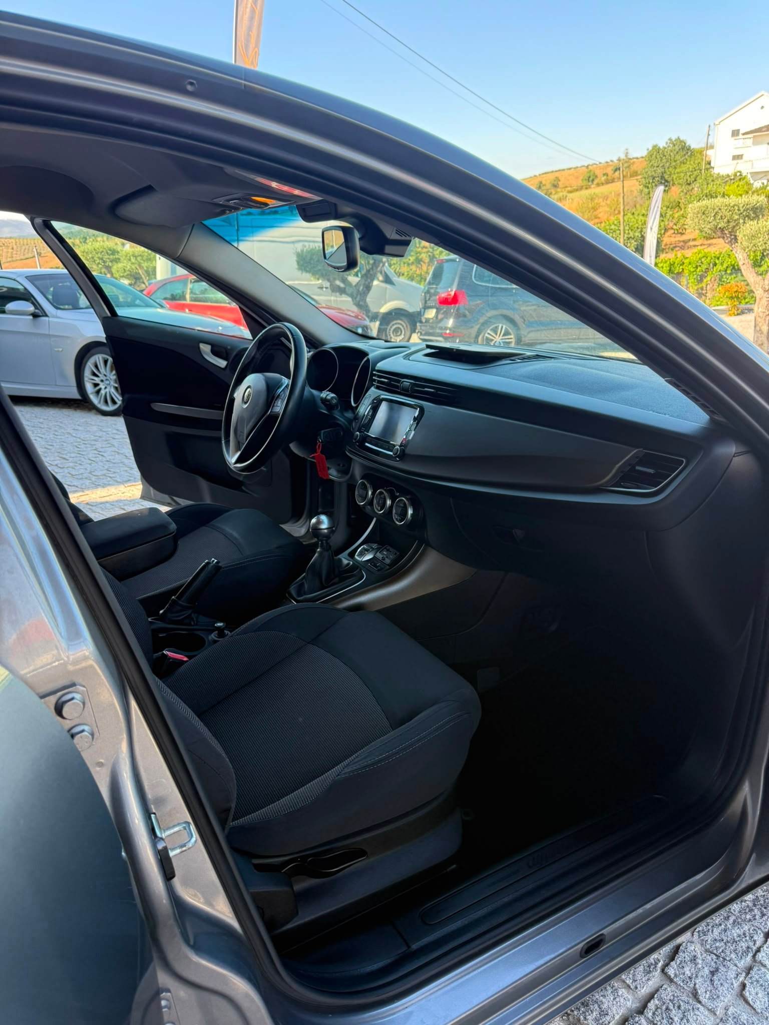 
								ALFA ROMEU GIULIETTA 2015 completo									