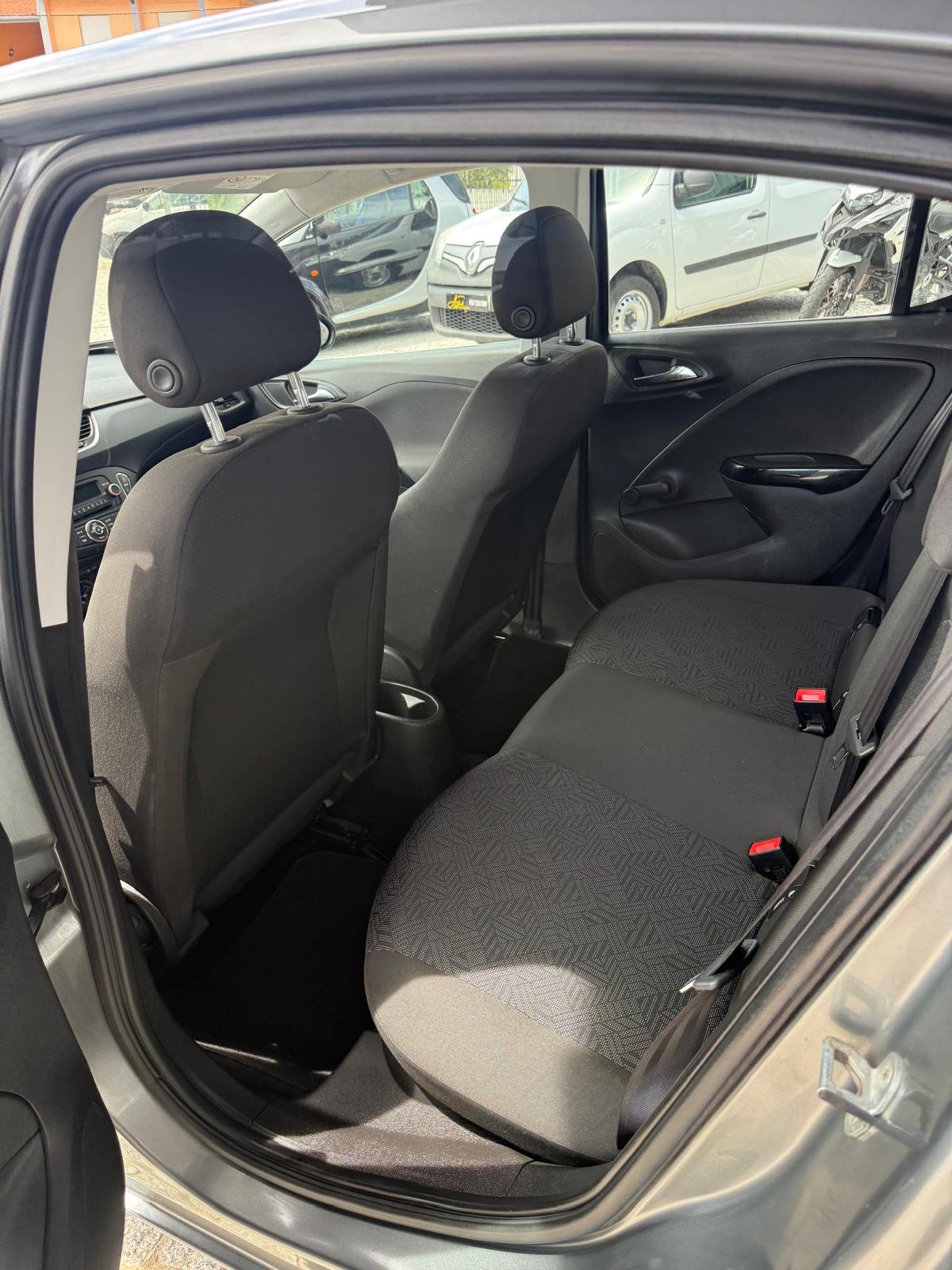 
								OPEL CORSA E 2018 completo									