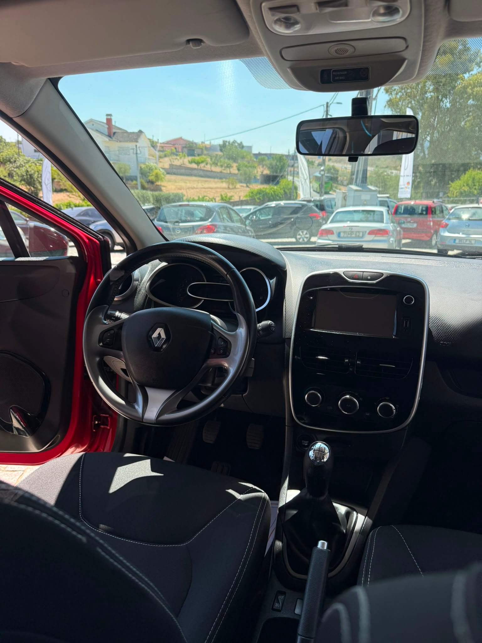 
								RENAULT CLIO 2016 completo									