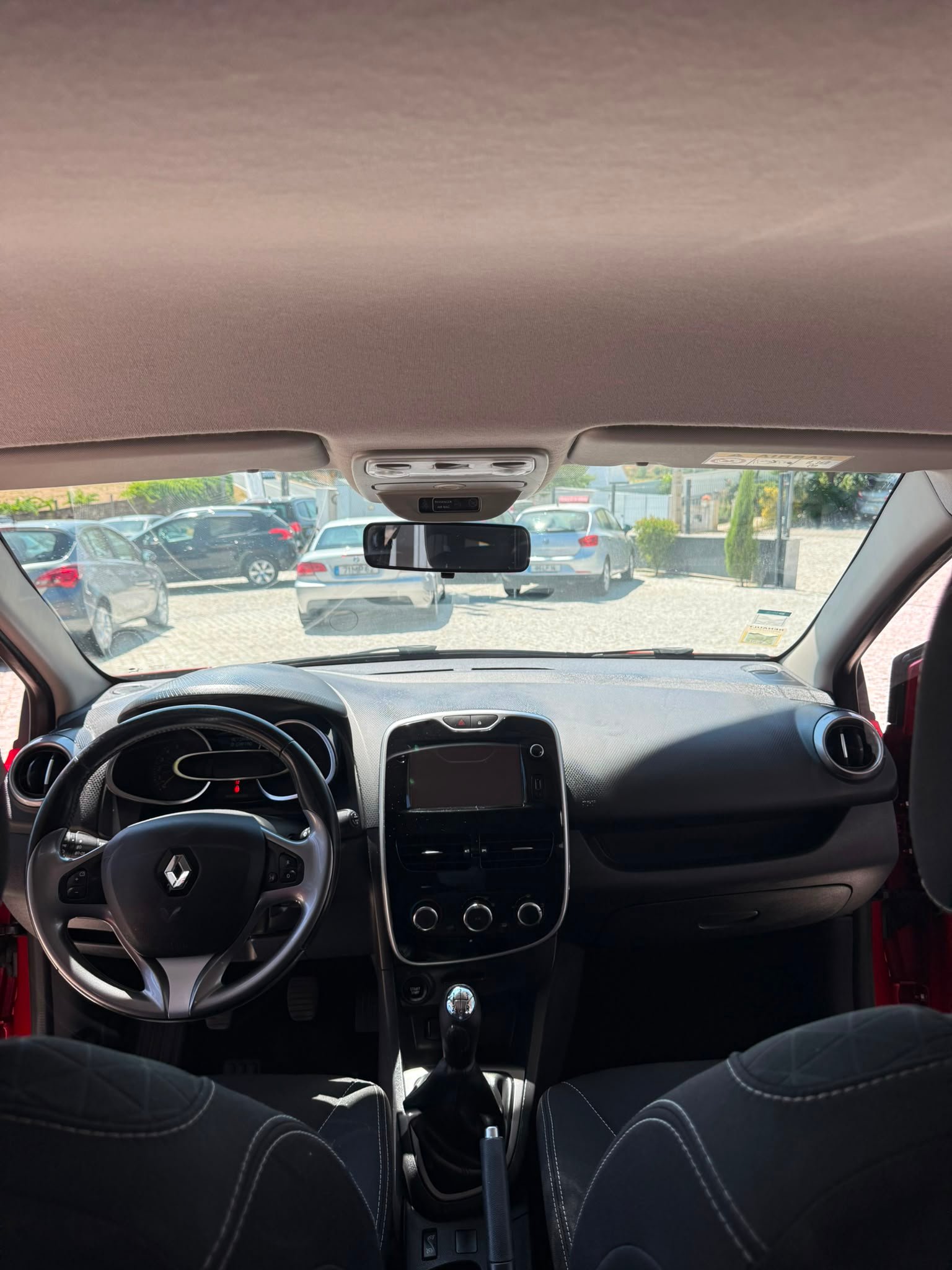 
								RENAULT CLIO 2016 completo									