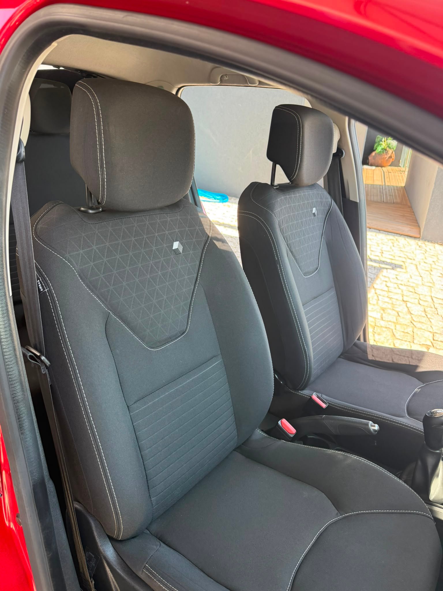 
								RENAULT CLIO 2016 completo									