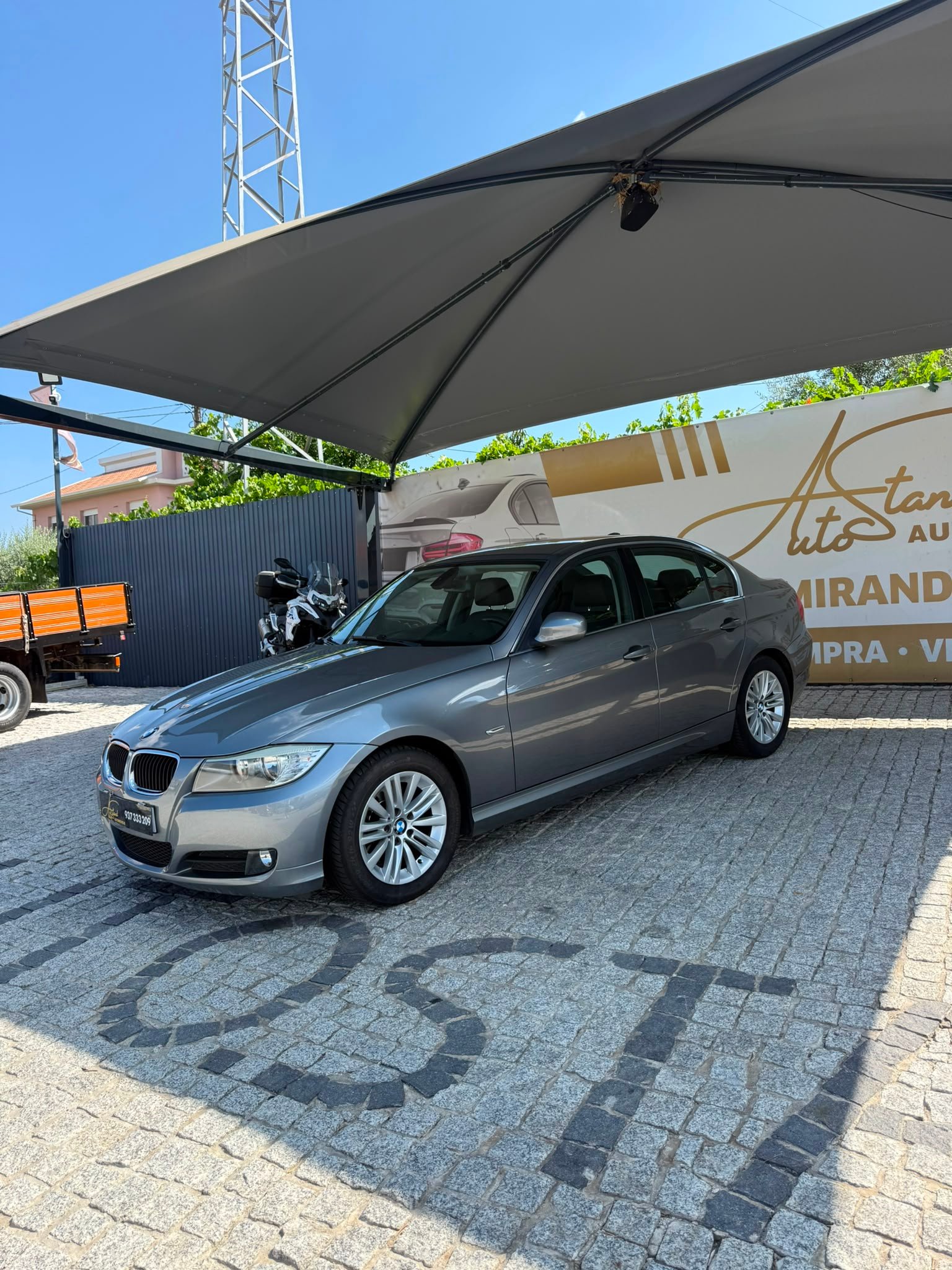 
								BMW 320D 2009 completo									
