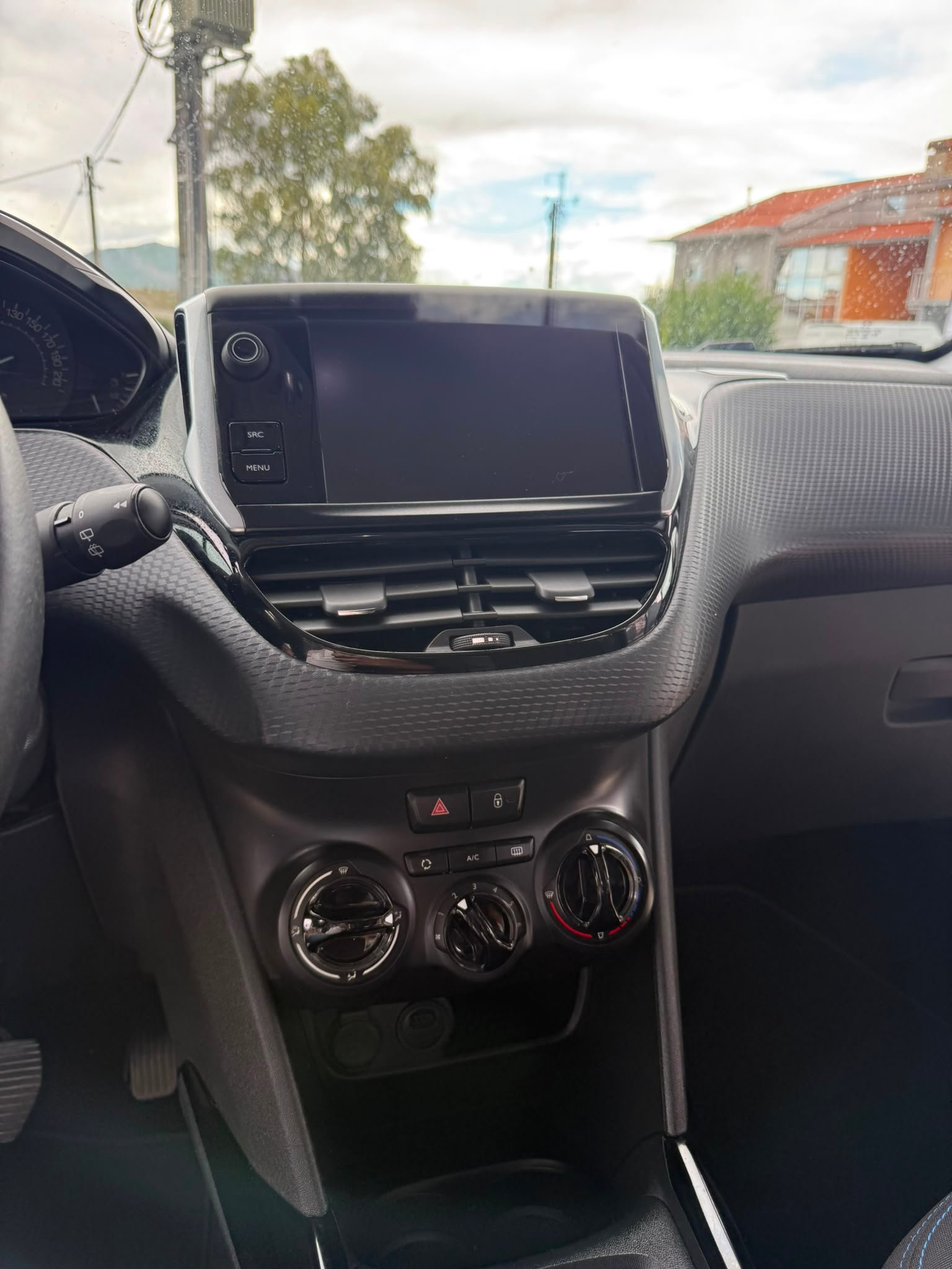 
								PEUGEOT 2008 2019 completo									