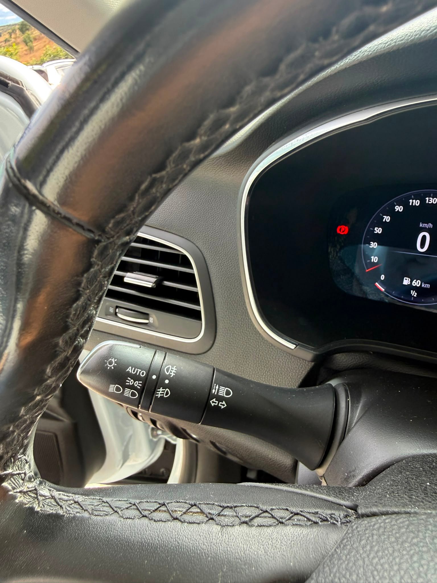 
								RENAULT MEGANE 2021 completo									