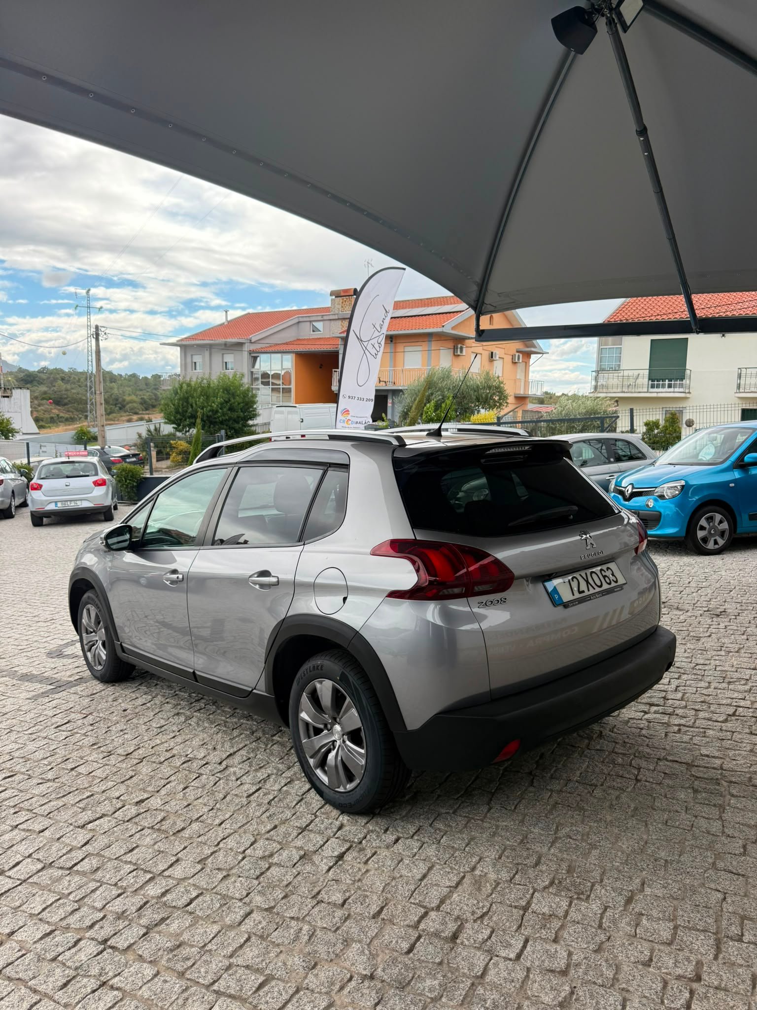 
								PEUGEOT 2008 2019 completo									