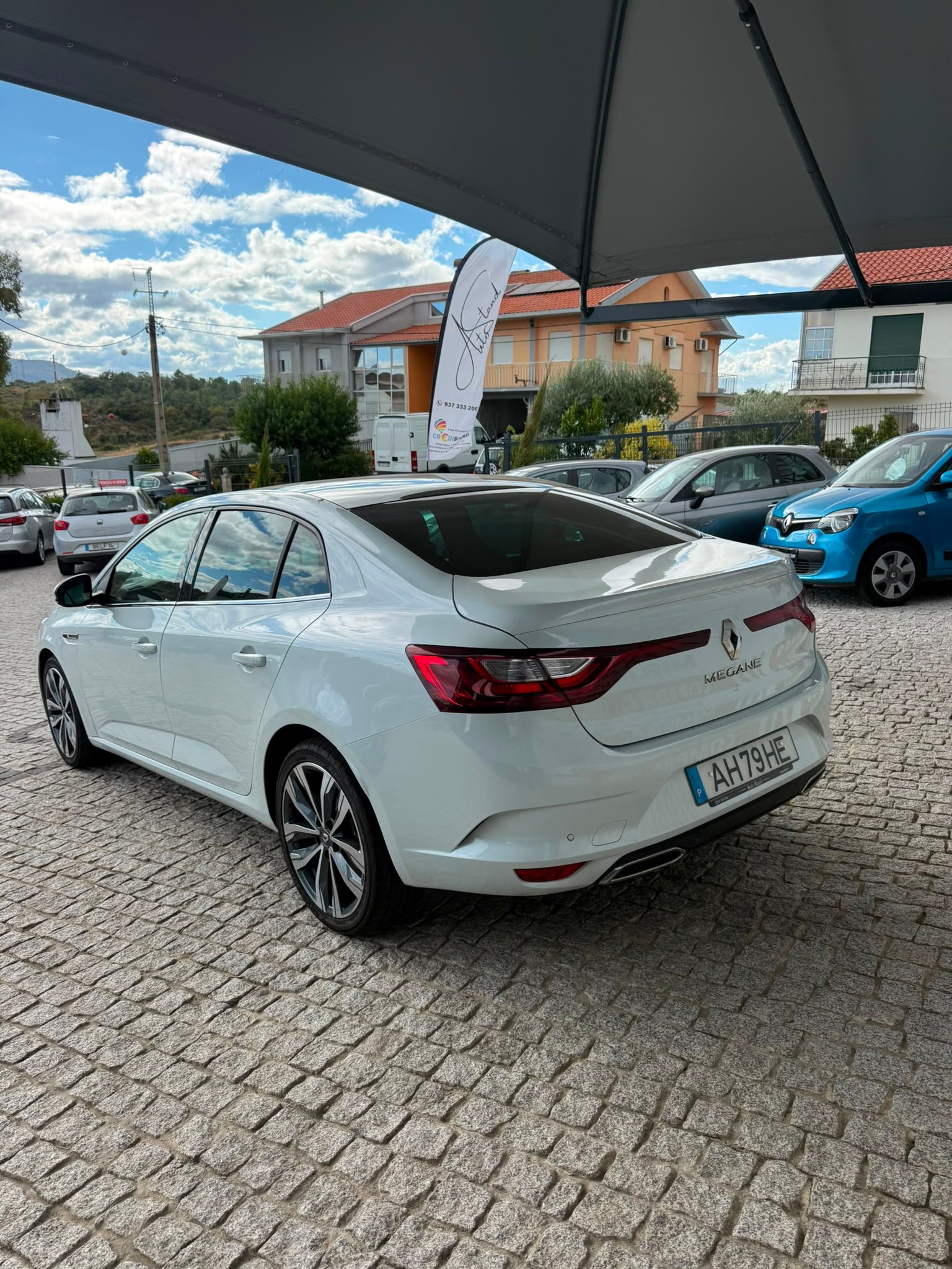 
								RENAULT MEGANE 2021 completo									