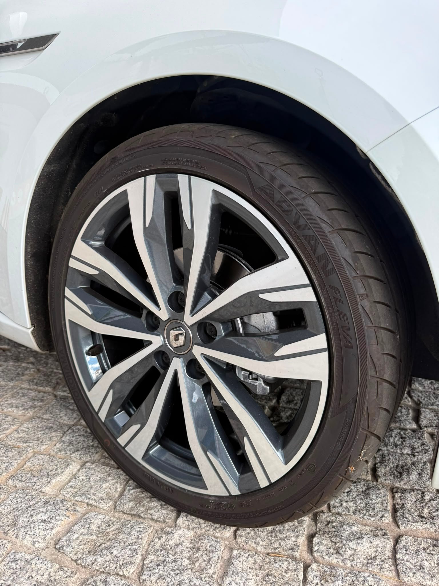 
								RENAULT MEGANE 2021 completo									