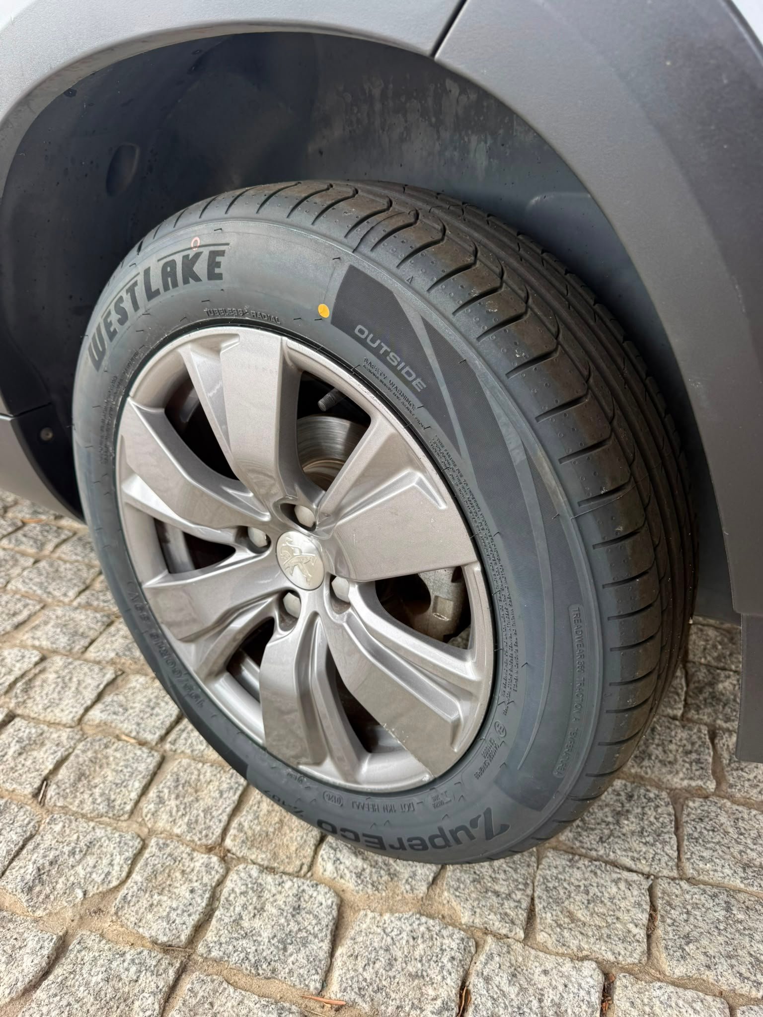 
								PEUGEOT 2008 2019 completo									