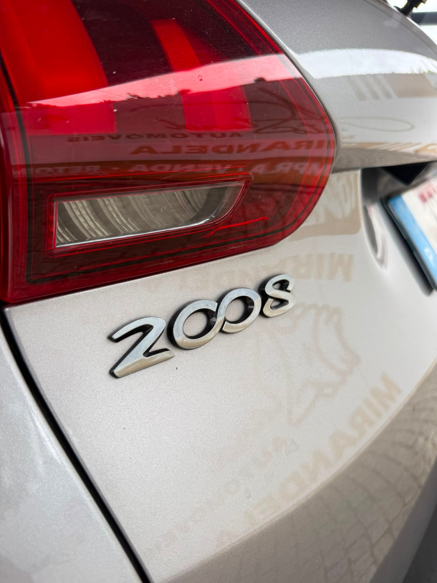 
								PEUGEOT 2008 2019 completo									