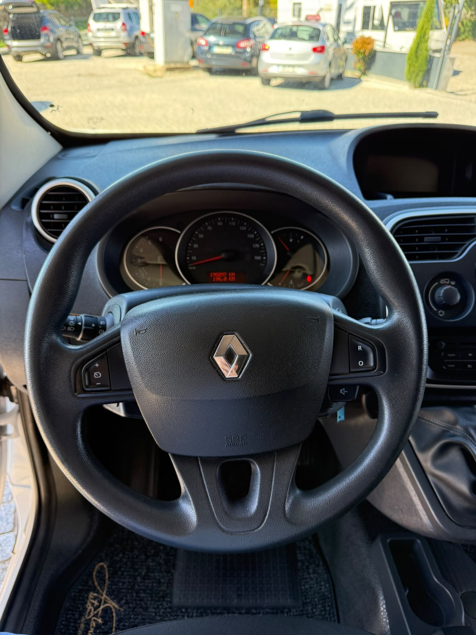 
								KANGOO 2014 completo									