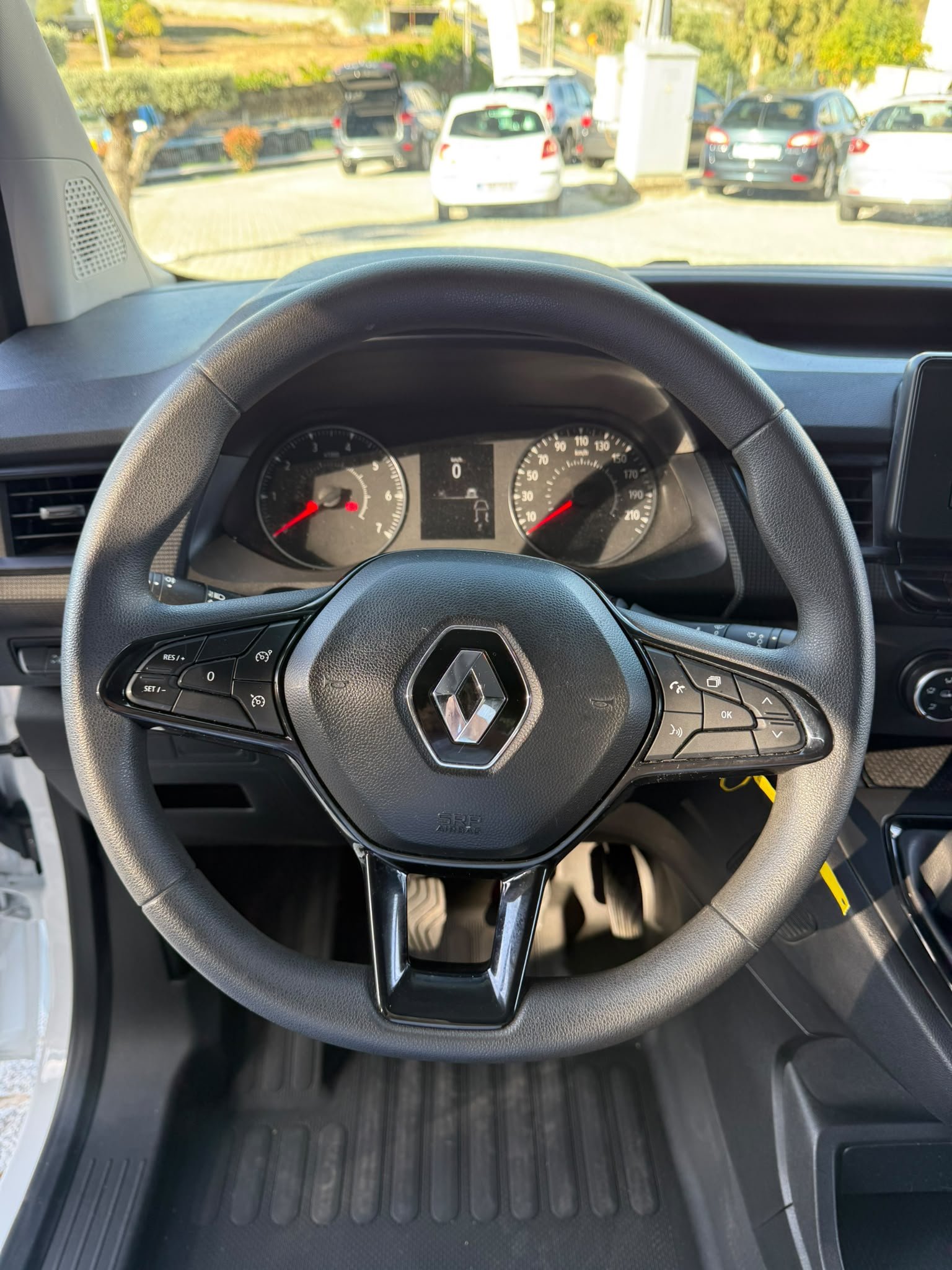 
								RENAULT KANGOO 2022 completo									