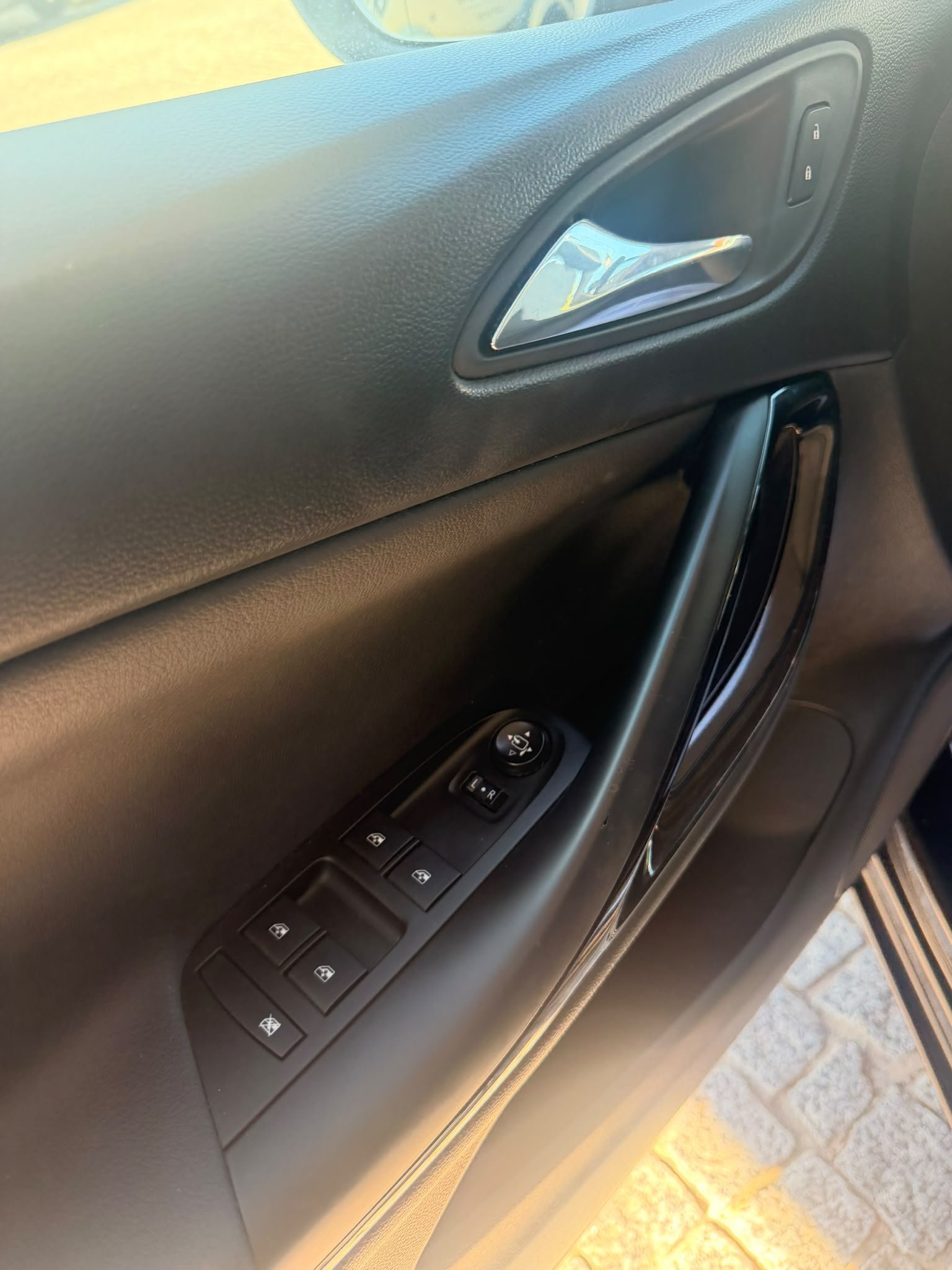 
								OPEL ASTRA 2017 completo									