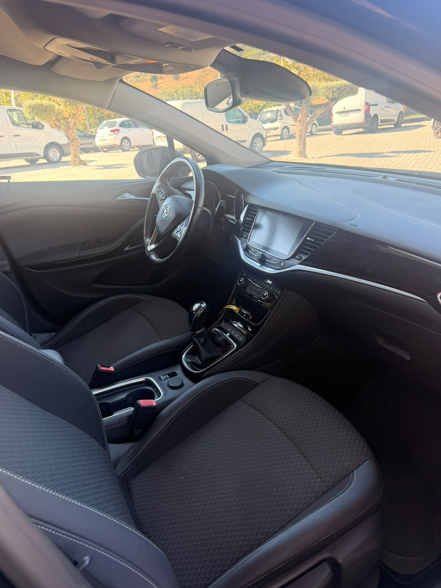 
								OPEL ASTRA 2017 completo									