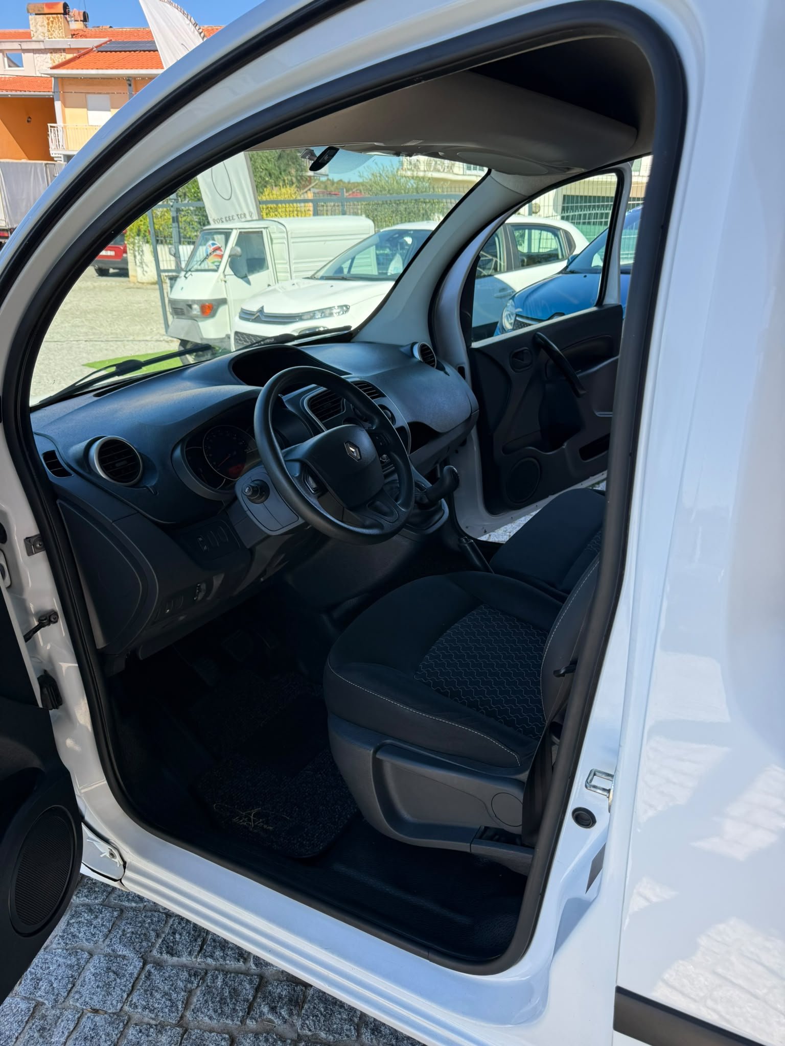
								KANGOO 2014 completo									
