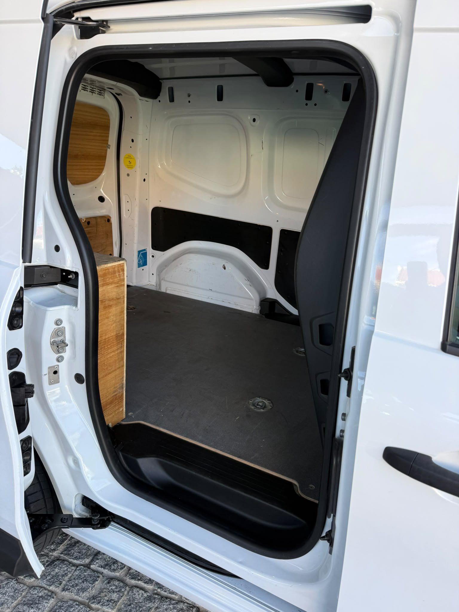 
								RENAULT KANGOO 2022 completo									
