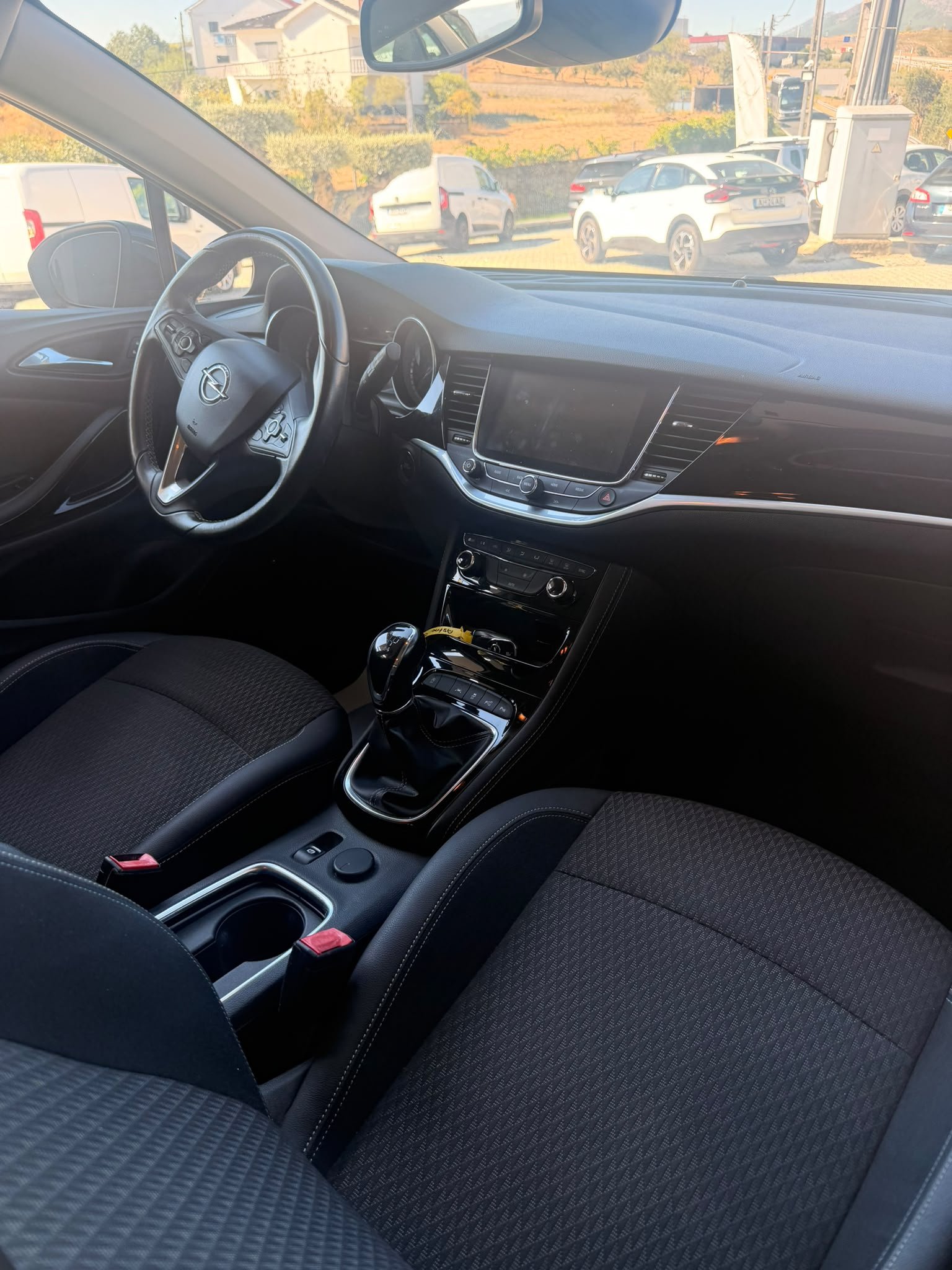 
								OPEL ASTRA 2017 completo									