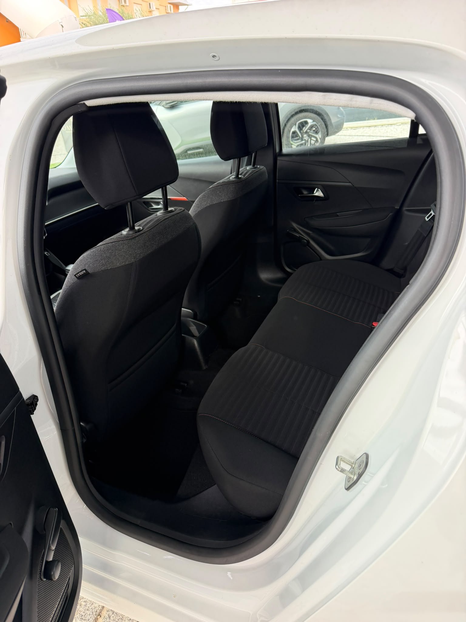 
								PEUGEOT 208 2022 completo									