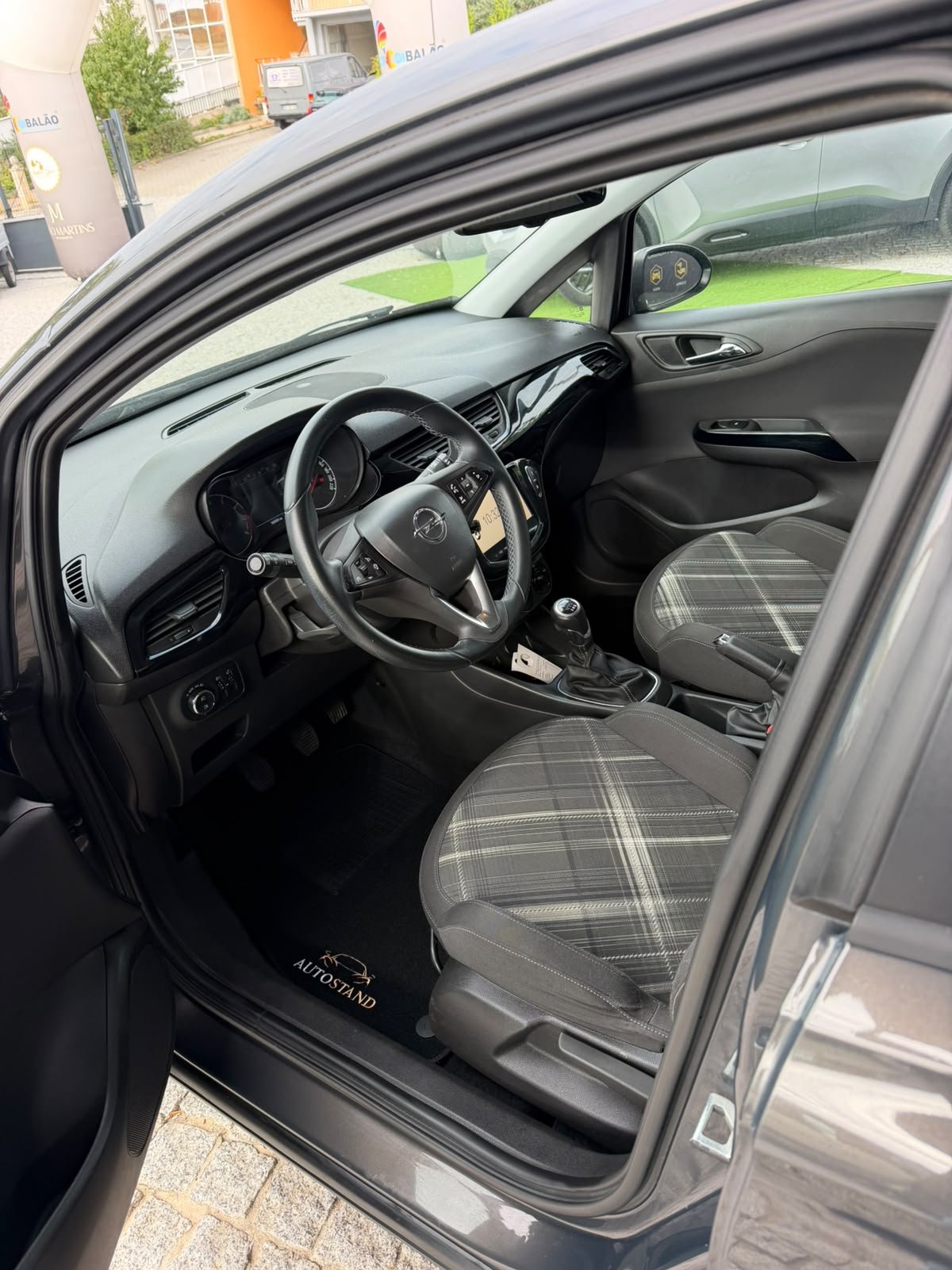 
								OPEL CORSA E 2015 completo									