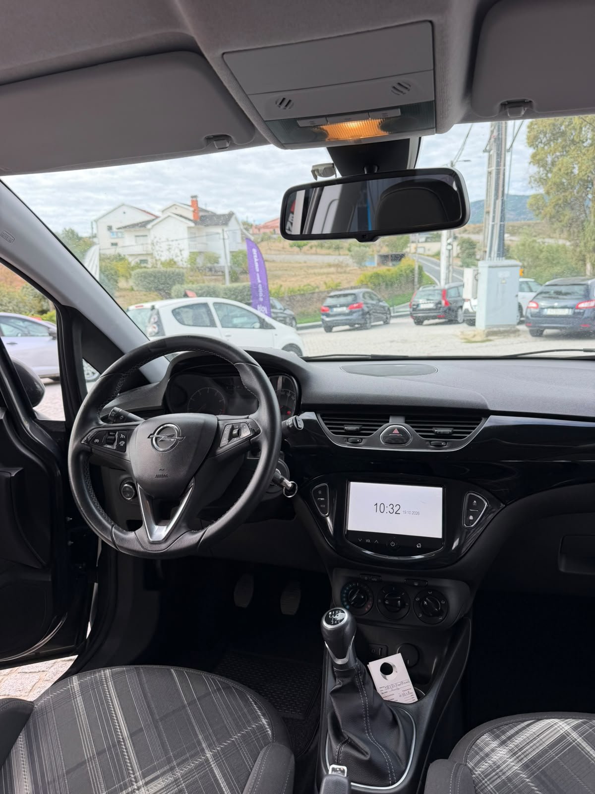 
								OPEL CORSA E 2015 completo									
